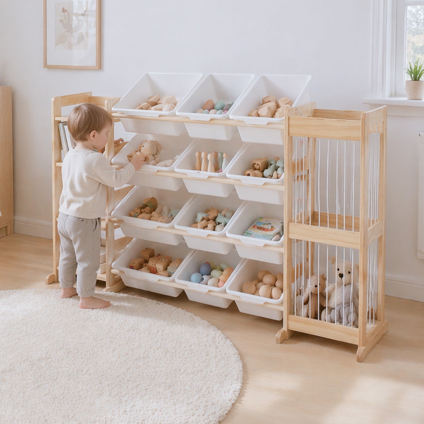 Montessori Spielzeugregal im Kinderzimmer mit B¨¹chern, Spielzeug und Kuscheltieren