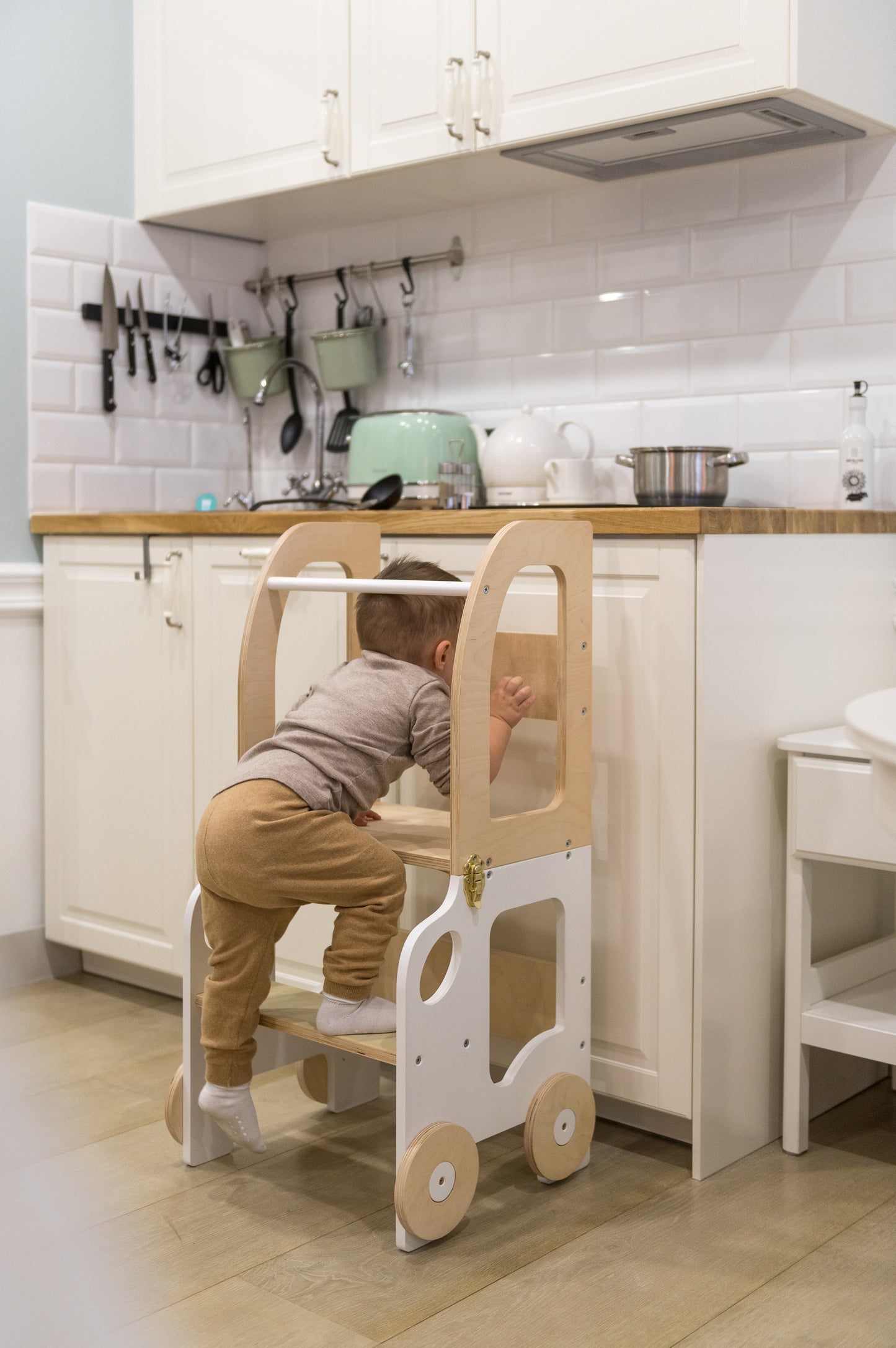 Montessori Learning Tower 3-in-1 – Kitchen Helper, Table & Chair in Car Design